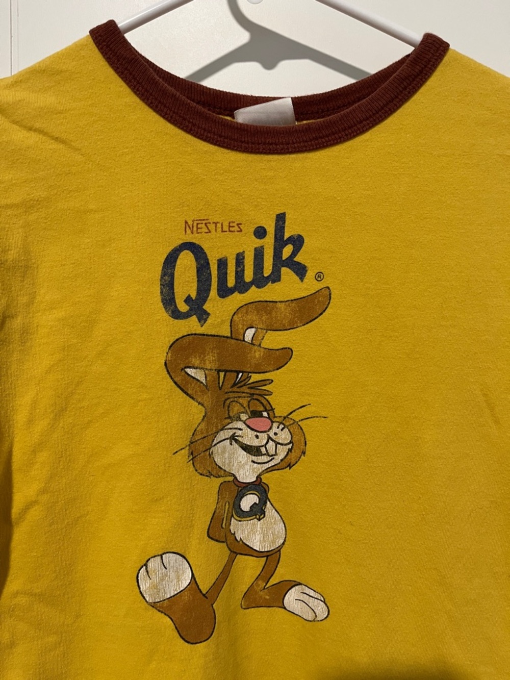 Y2K Nestles Quik Bunny Yellow Brown Graphic T-Shirt Chocolate Milk 2000’s - Picture 2 of 10